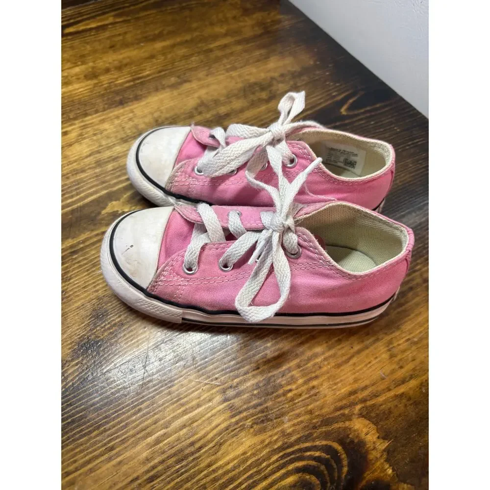 Converse Pink Sneakers Size 9‎